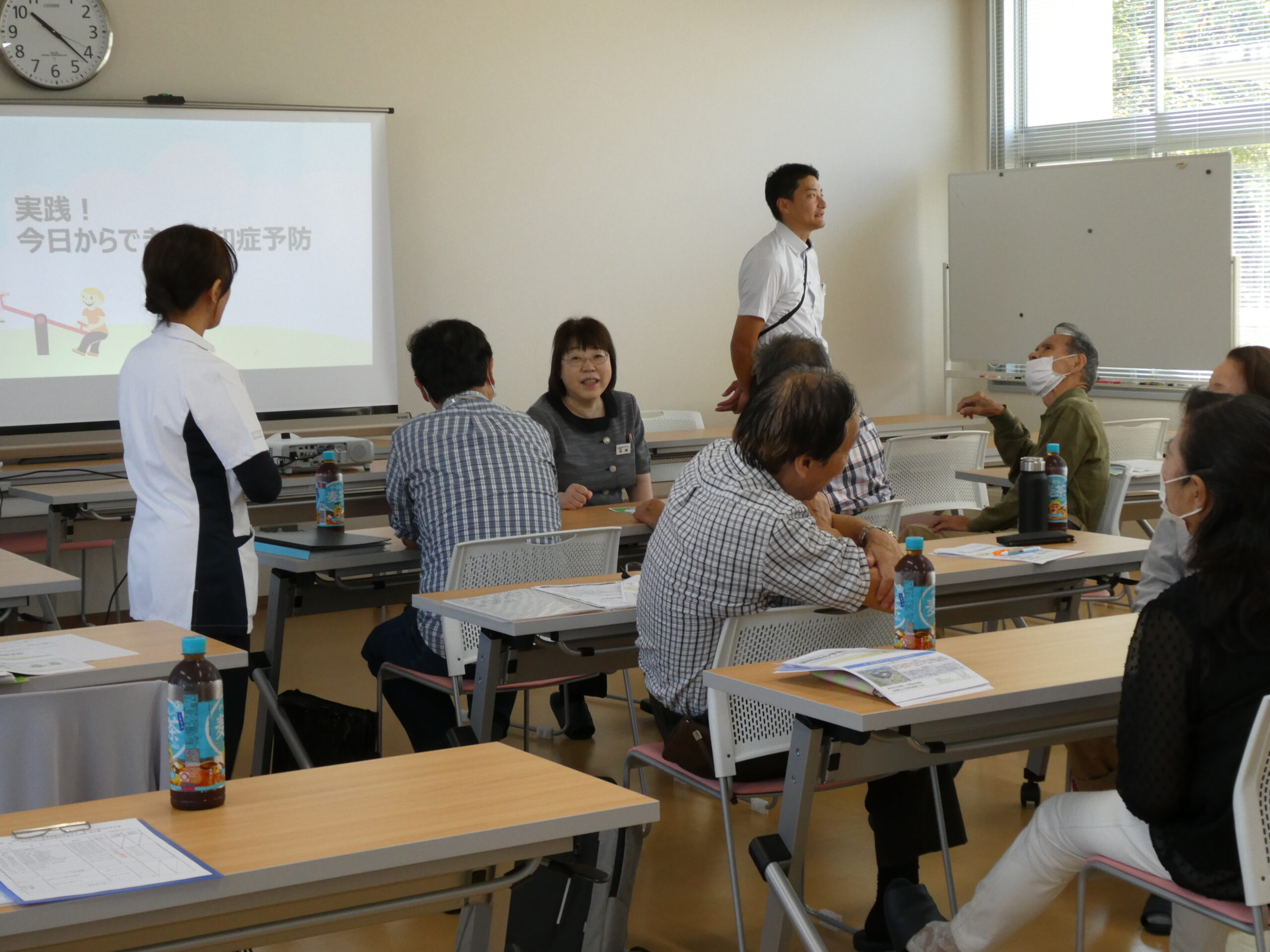 10/1(木)福祉部会が認知症予防の研修会を行いました。