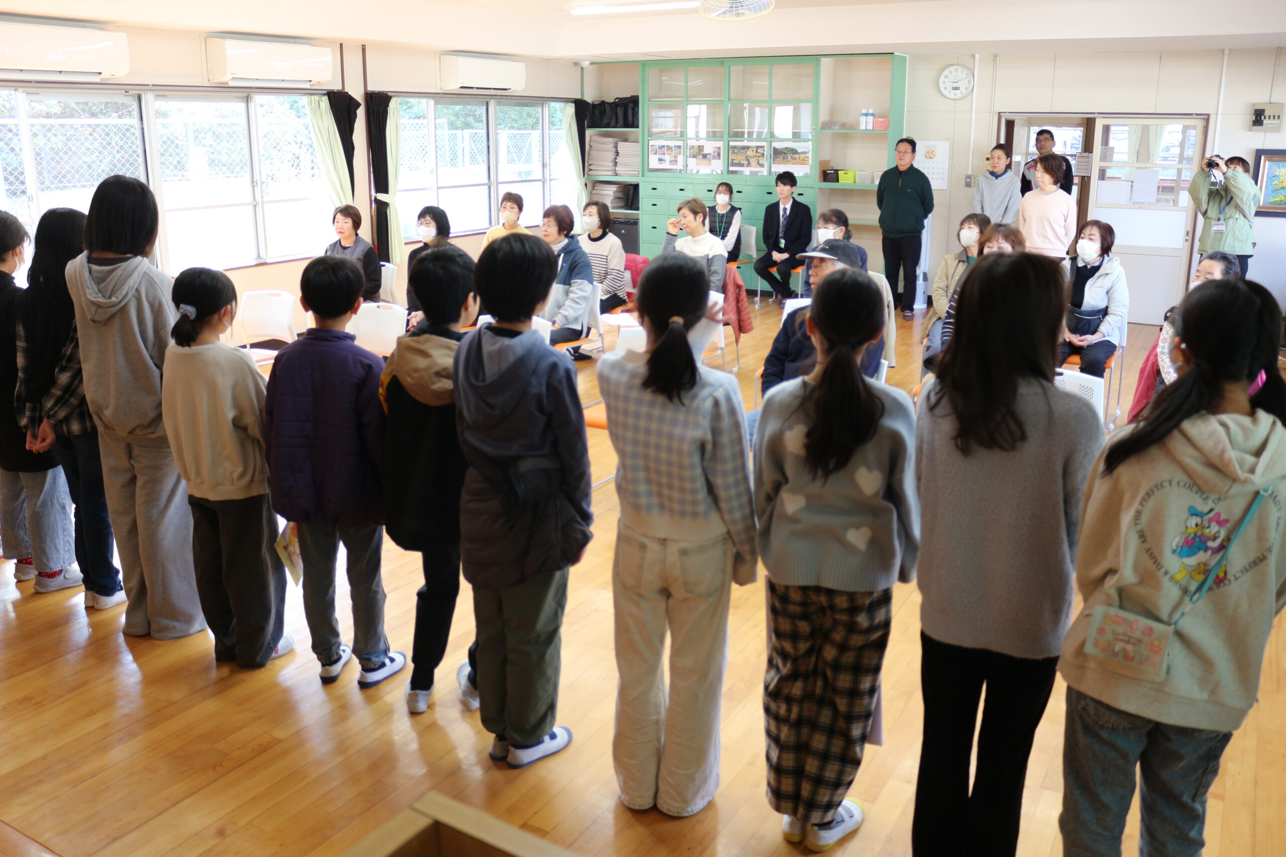 上西郷小学校児童と地域の方々との「ふれあい会」